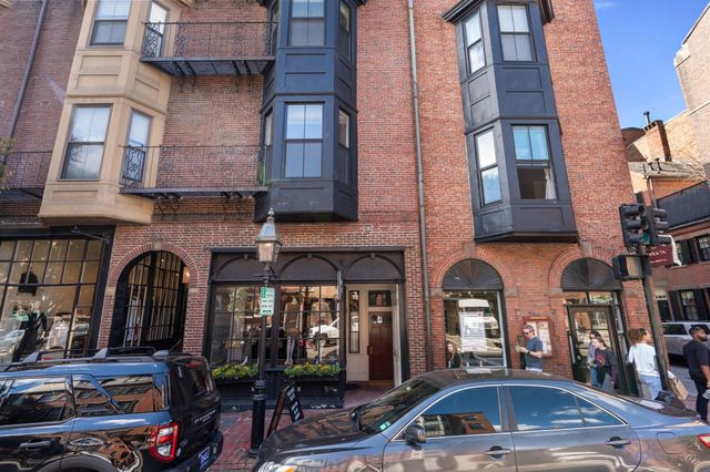 100 Charles St 4, Boston, MA 02114