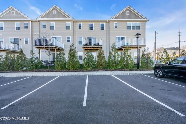 2002 Evans Lane, Middletown, NJ 07748