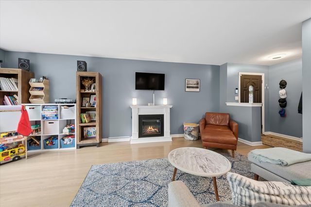 3114 W Jerome Street, Chicago, IL 60645