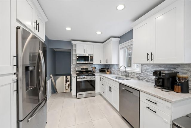 3114 W Jerome Street, Chicago, IL 60645