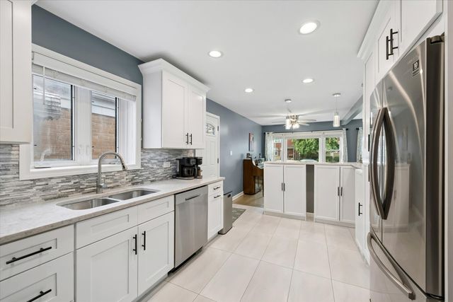 3114 W Jerome Street, Chicago, IL 60645