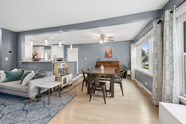 3114 W Jerome Street, Chicago, IL 60645