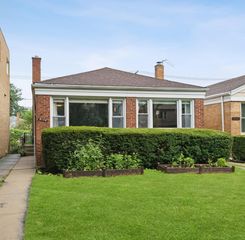 3114 W Jerome Street, Chicago, IL 60645