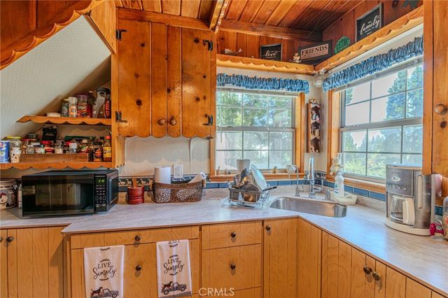 1223 Bear Springs, Rimforest, CA 92378