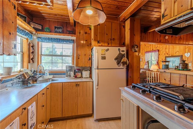 1223 Bear Springs, Rimforest, CA 92378