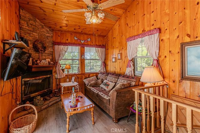 1223 Bear Springs, Rimforest, CA 92378