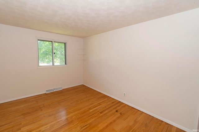 18140 Brightlingsea Place, South Bend, IN 46637