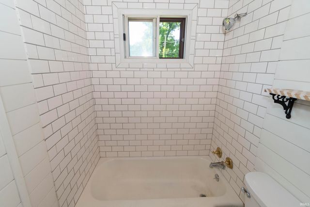 18140 Brightlingsea Place, South Bend, IN 46637