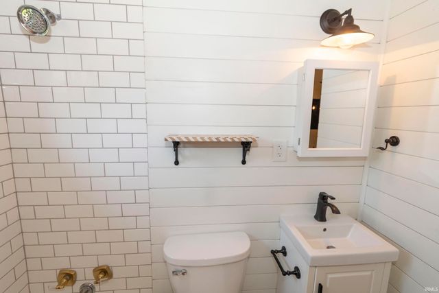 18140 Brightlingsea Place, South Bend, IN 46637