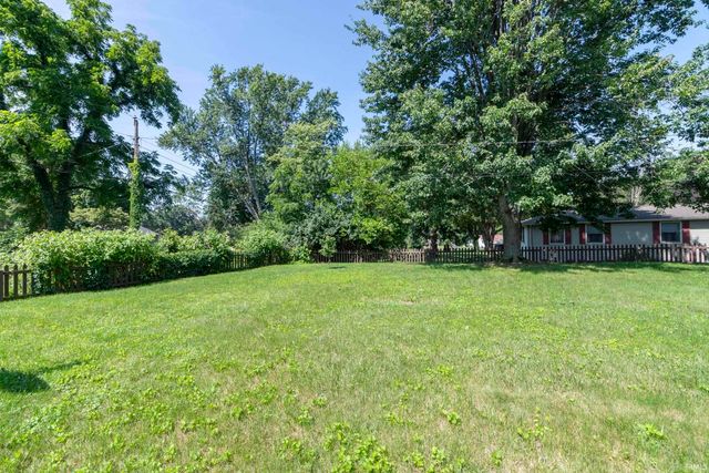 18140 Brightlingsea Place, South Bend, IN 46637
