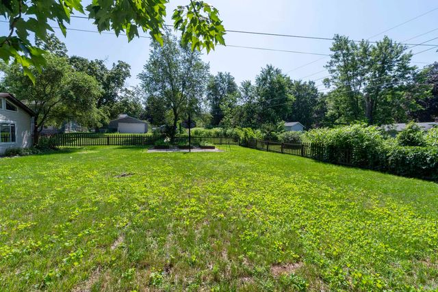 18140 Brightlingsea Place, South Bend, IN 46637