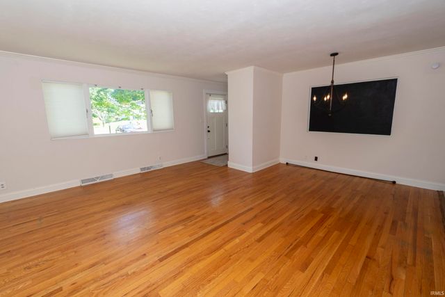 18140 Brightlingsea Place, South Bend, IN 46637