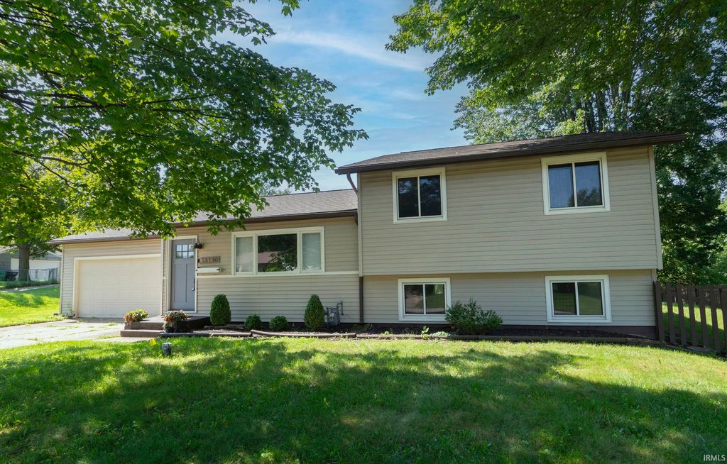 18140 Brightlingsea Place, South Bend, IN 46637