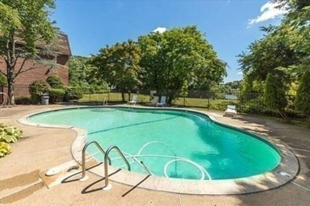 140 Kenrick Street 25, Boston, MA 02135