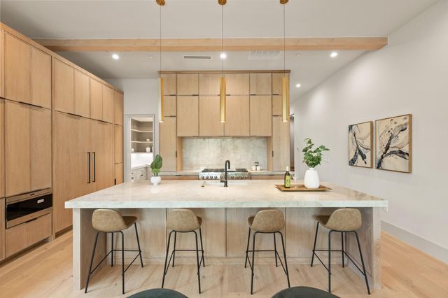 211 Westhaven DR, West Lake Hills, TX 78746