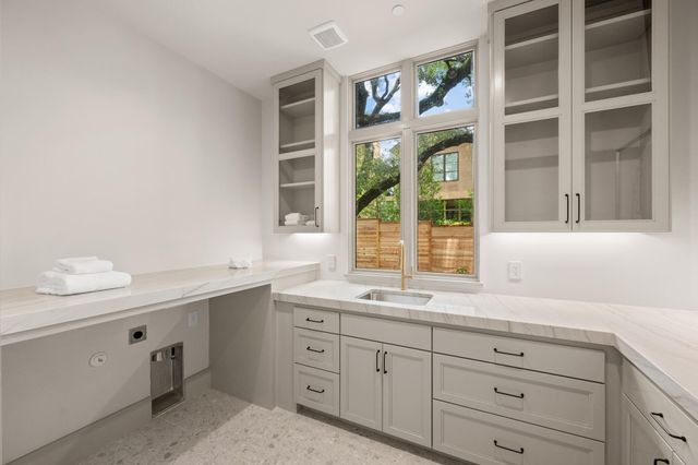211 Westhaven DR, West Lake Hills, TX 78746