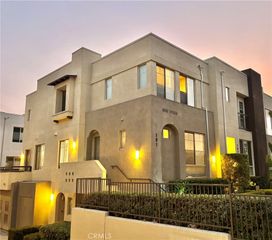 5550 Strand 101, Hawthorne, CA 90250