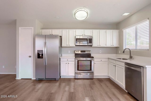 2834 W CAMPO BELLO Drive, Phoenix, AZ 85053