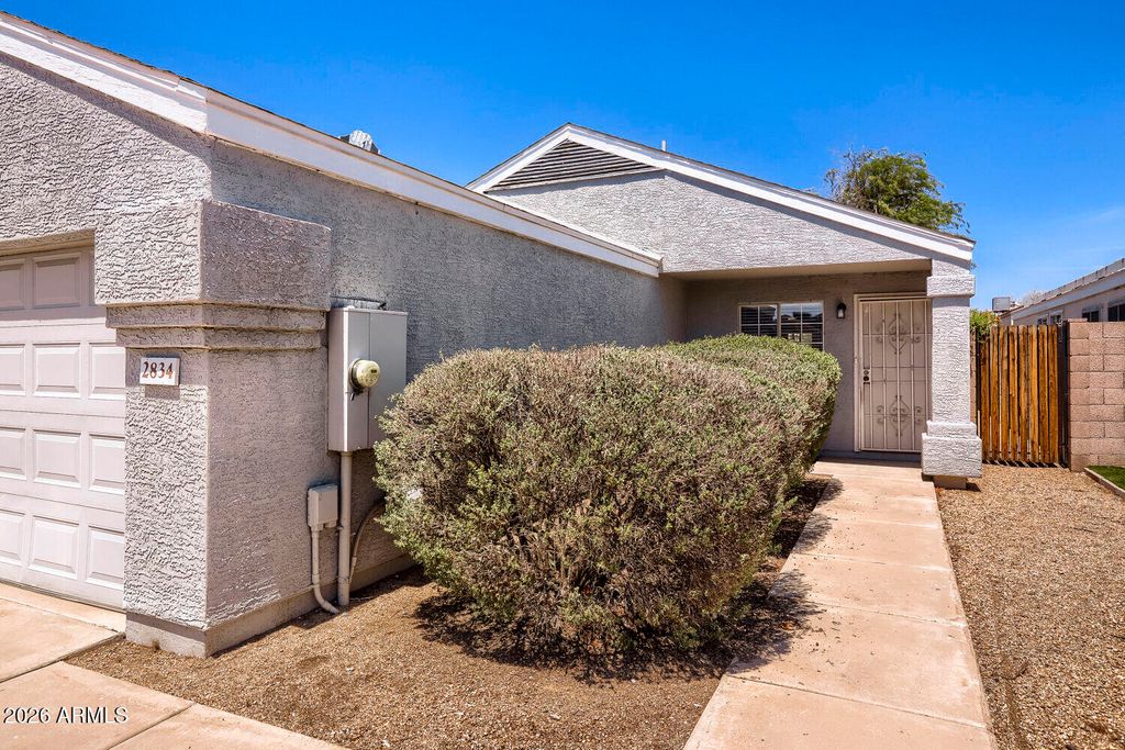 2834 W CAMPO BELLO Drive, Phoenix, AZ 85053 — photo 4