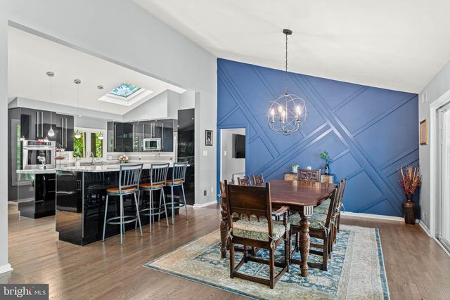 5 MARTINS CIR, Newtown Square, PA 19073