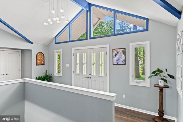5 MARTINS CIR, Newtown Square, PA 19073