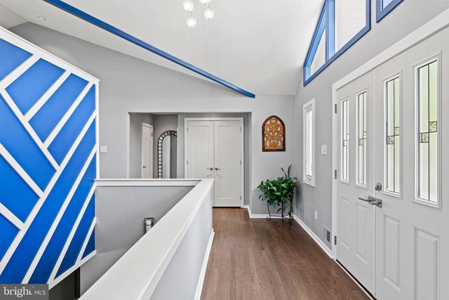 5 MARTINS CIR, Newtown Square, PA 19073