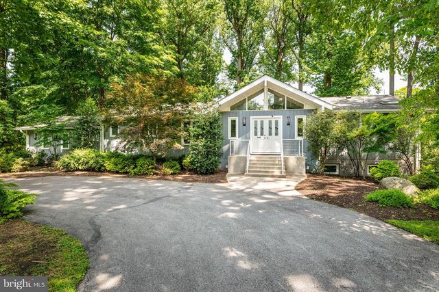 5 MARTINS CIR, Newtown Square, PA 19073