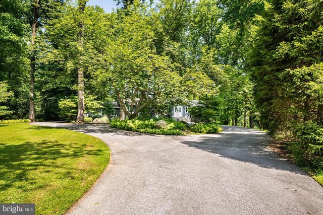 5 MARTINS CIR, Newtown Square, PA 19073