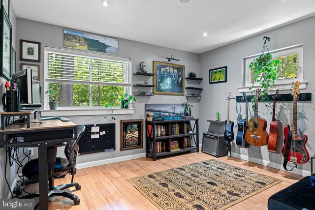 5 MARTINS CIR, Newtown Square, PA 19073