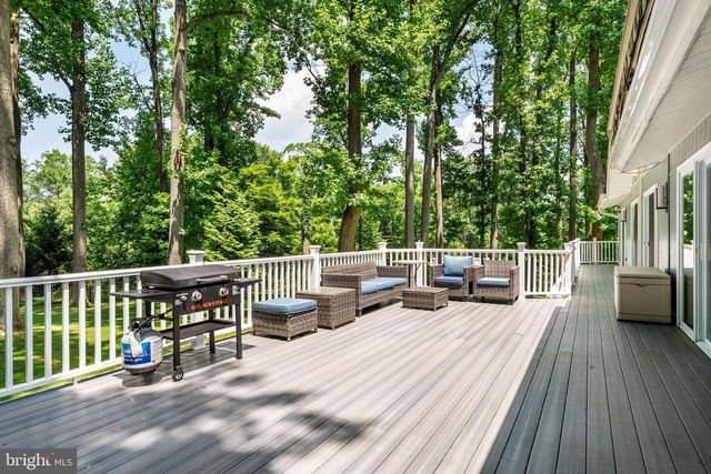 5 MARTINS CIR, Newtown Square, PA 19073