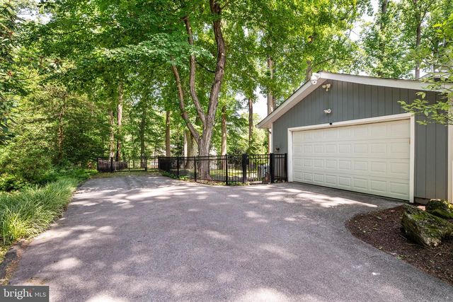 5 MARTINS CIR, Newtown Square, PA 19073