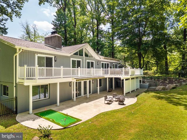 5 MARTINS CIR, Newtown Square, PA 19073
