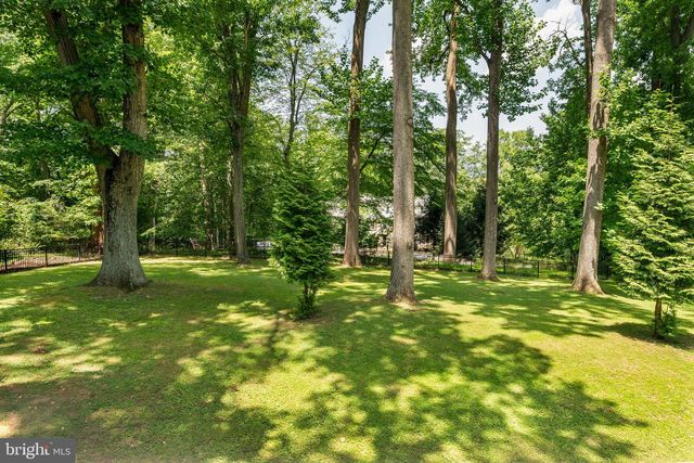 5 MARTINS CIR, Newtown Square, PA 19073