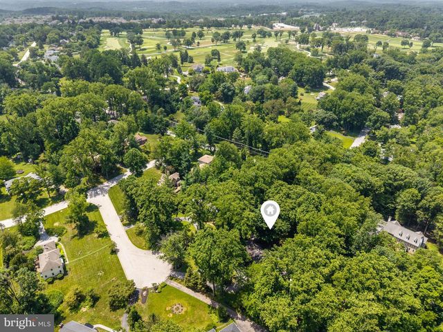 5 MARTINS CIR, Newtown Square, PA 19073