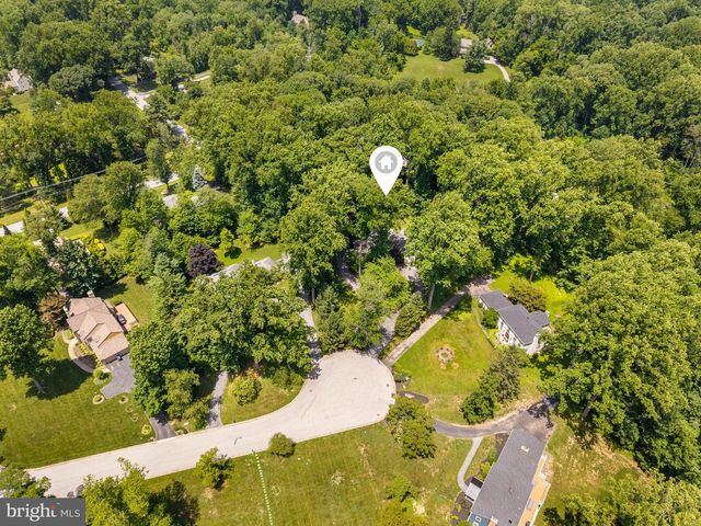 5 MARTINS CIR, Newtown Square, PA 19073