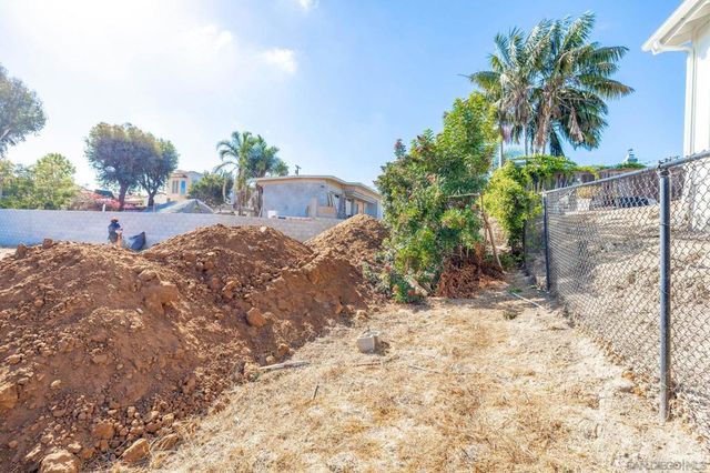 230 Hoover Street, Oceanside, CA 92054