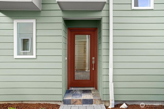 6423 Ellis Avenue S, Seattle, WA 98108