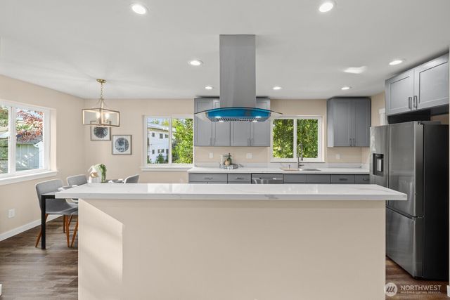 6423 Ellis Avenue S, Seattle, WA 98108