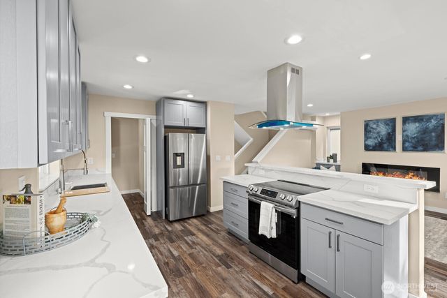 6423 Ellis Avenue S, Seattle, WA 98108