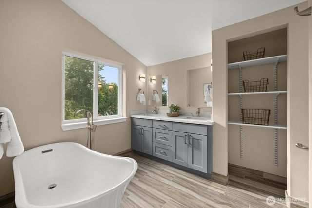 6423 Ellis Avenue S, Seattle, WA 98108