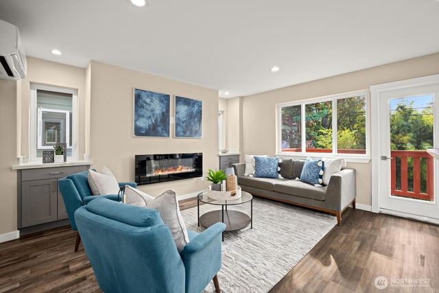 6423 Ellis Avenue S, Seattle, WA 98108