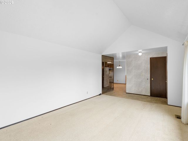 17920 Nw TILLAMOOK Dr, Portland, OR 97229