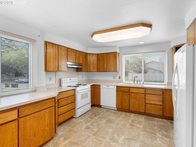 17920 Nw TILLAMOOK Dr, Portland, OR 97229