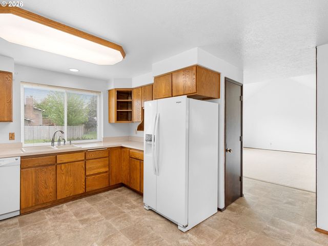17920 Nw TILLAMOOK Dr, Portland, OR 97229
