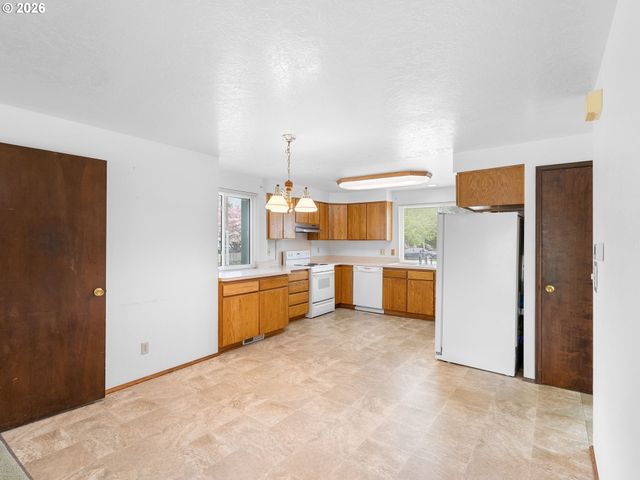 17920 Nw TILLAMOOK Dr, Portland, OR 97229