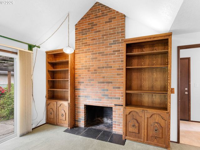 17920 Nw TILLAMOOK Dr, Portland, OR 97229