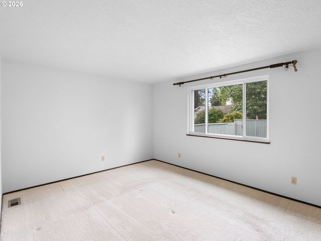17920 Nw TILLAMOOK Dr, Portland, OR 97229