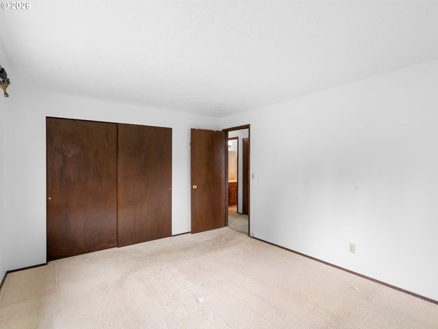 17920 Nw TILLAMOOK Dr, Portland, OR 97229