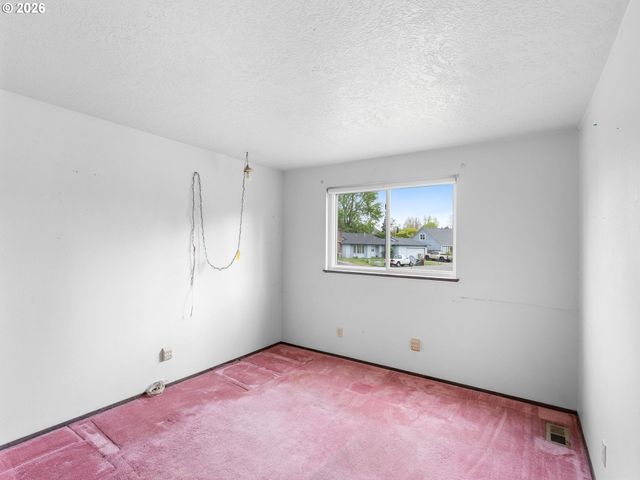 17920 Nw TILLAMOOK Dr, Portland, OR 97229