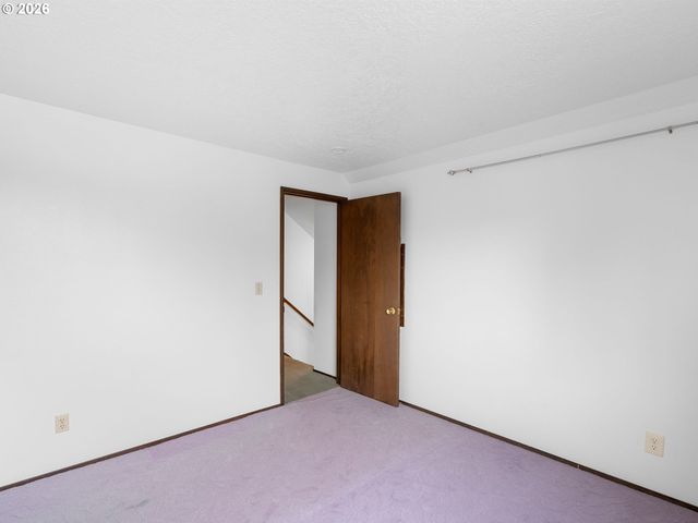 17920 Nw TILLAMOOK Dr, Portland, OR 97229